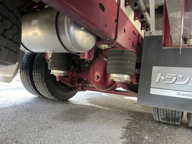 いすゞ：フォワード：増トン：冷凍ウィング：6600ボデー：エアサス：サーモキング製冷凍機