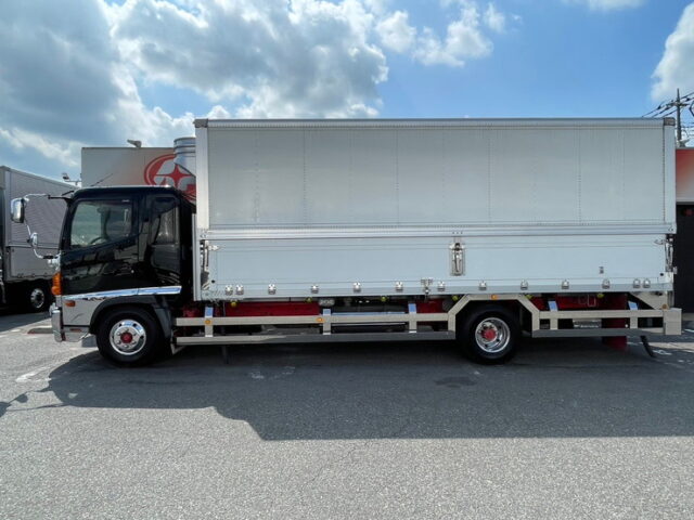 日野　レンジャープロ　冷凍ウィング　ステンレスサイドバンパー　メッキパーツ多数