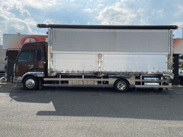 三菱ふそう　ファイター　ハイルーフ　冷凍ウィング　ヤマダボディ　ステンレスサイドバンパー　