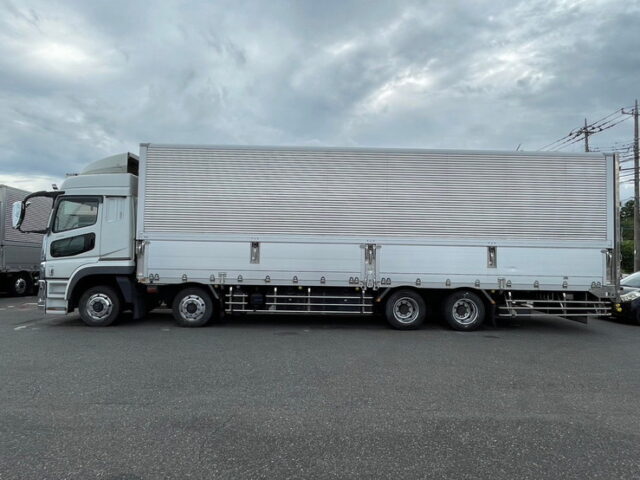 三菱ふそう　スーパーグレート　ハイルーフ　アルミウィング　ステンレスサイドバンパー　メッキ多数　木床