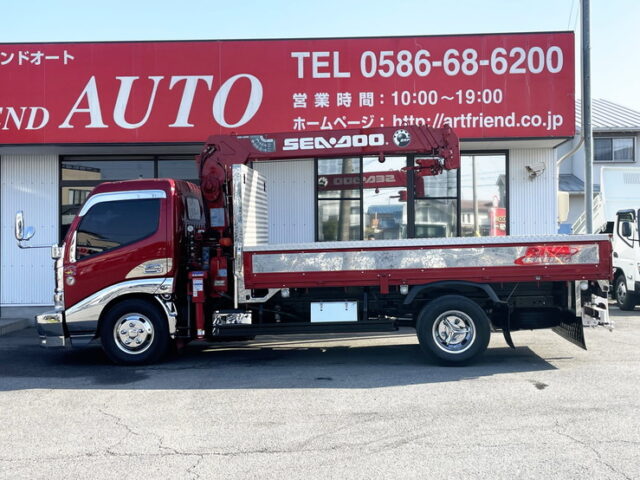 日野　デュトロ　4段クレーン　ラジコン　フックイン　前出しバンパー昇降機付き　ヒッチメンバー