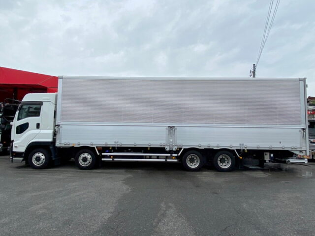 【826】H30　ギガ　4軸　ウィング　格納ゲート　7速MT　エアサス　走行距離10万km以下