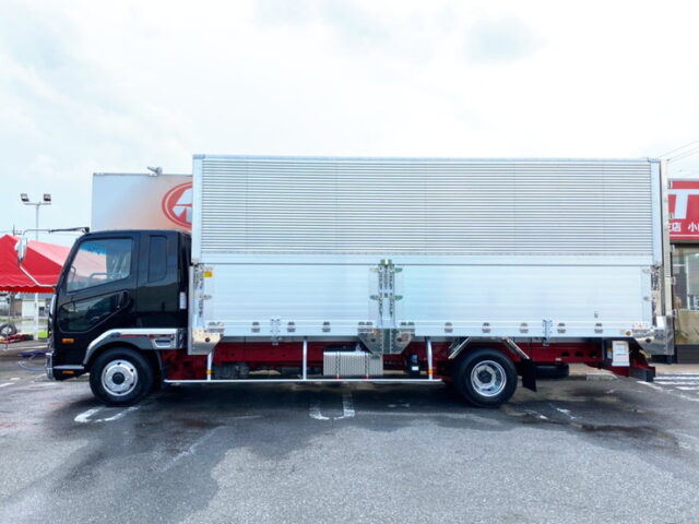 【896】H28　ファイター　ウィング　山田造りボデー(未使用)　セミワイド　エアサス　委託販売