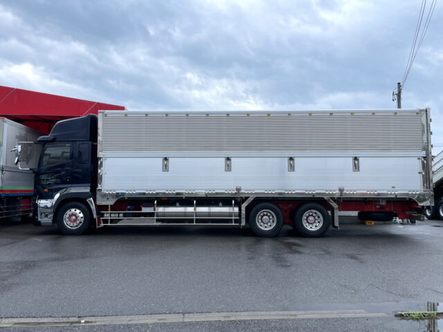 日野　17プロフィア　ハイルーフ　ウィング　造りボデー　1M10アオリ　内装生地張り