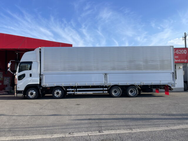 いすゞ　ギガ　ハイルーフ　ウィング　未使用車　アルミホイール　メッキ多数