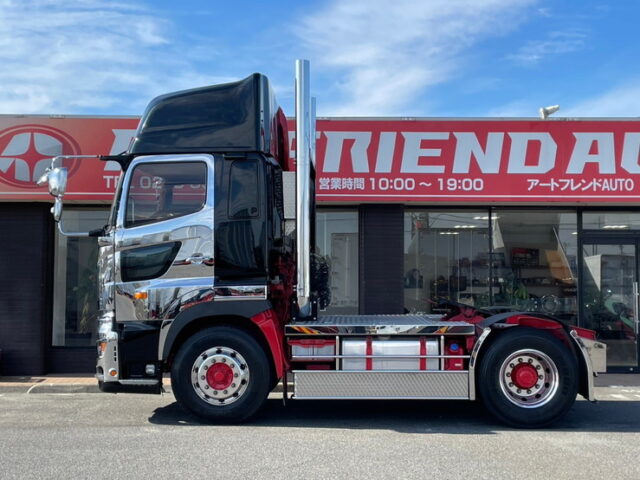 日野　17プロフィア　ヘッド　内装生地張り　ステンレス多数　メッキパーツ多数