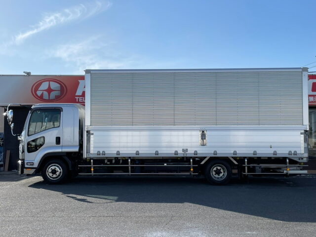 いすゞ:フォワード:ワイド:210馬力:アルミウィング:格納パワーゲート:リアエアサス:アルミホイール