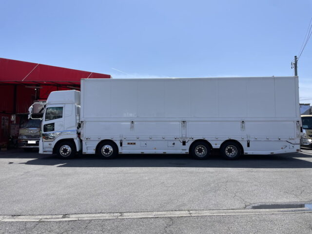 クオン：ハイルーフ：ウィング：跳上ゲート：総輪エアサス：エアロ付き：メッキ多数　