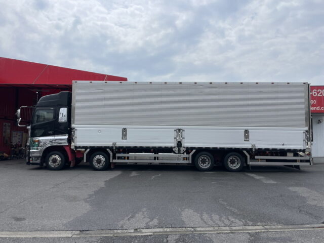 日野：プロフィア：ハイルーフ：ウィング：メッキ多数：ステンレス多数　