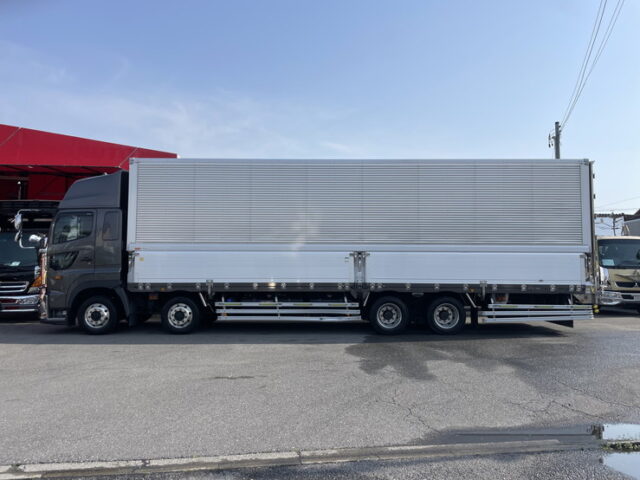 日野：17プロフィア：ハイルーフ：ウィング：メッキ多数：アルミホイール