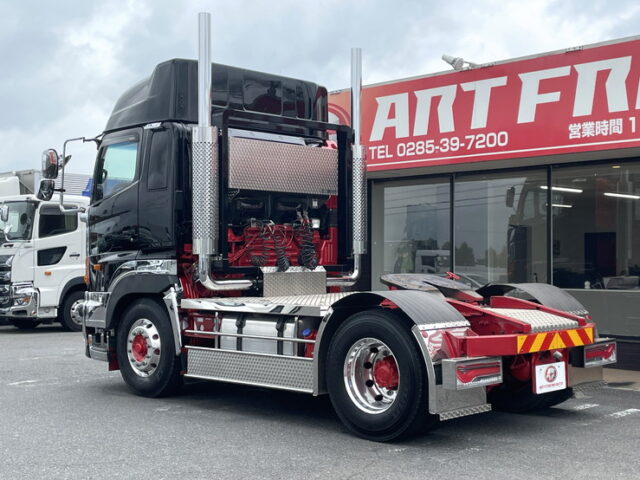 日野：プロフィア：トレーラーヘッド：内装生地張り：ハイルーフ：架装多数：メッキ多数