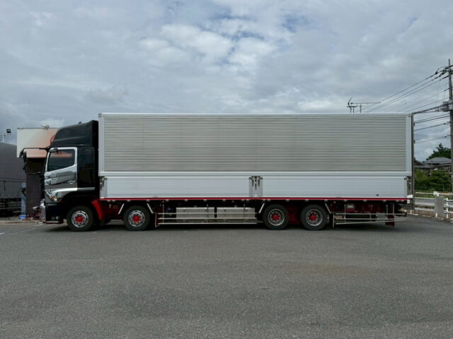 日野:17プロフィア:ハイルーフ:ウィング:メッキドア:アルミホイール:リア門口ステンレス