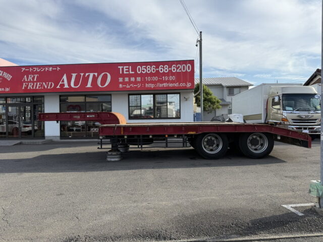 東急：重機運搬用トレーラー：幅2800㎜　荷台長4700㎜：歩みハンガー：8輪