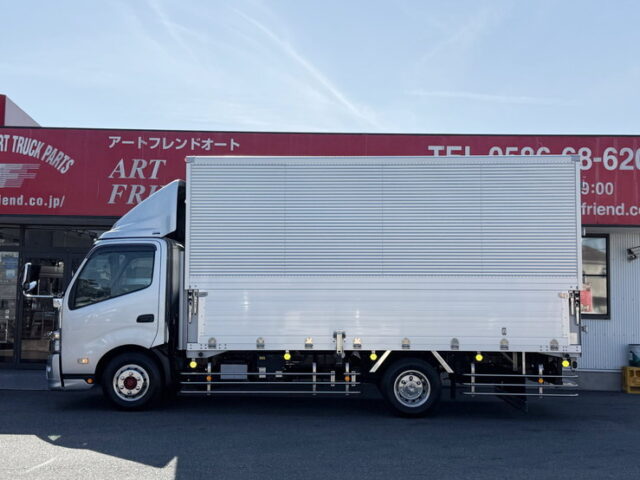 日野：デュトロ：ウィング：ワイドロング：180馬力：ステンレス多数：2.950㎏積