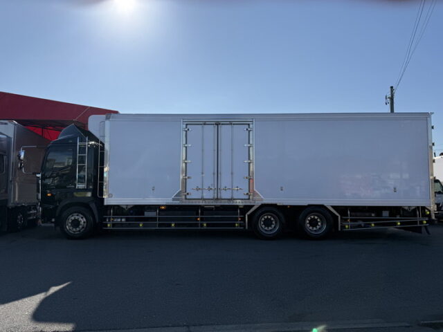 日野：17プロフィア：冷凍バン：メッキ多数：サブエンジン：ジョロ4キーストン