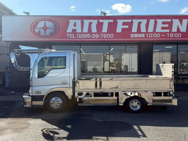 タイタンダッシュ：平ボデー：架装多数：標準幅：アオリステンレス張り：マニ割り