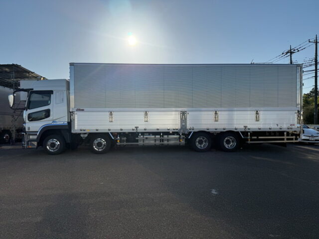 17スーパーグレート：ハイルーフ：ウィング：ステンレス多数：リア門口ステンレス