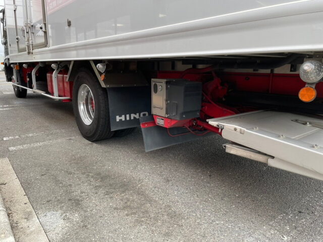 日野　17レンジャー　冷凍バン　格納パワーゲート　240馬力　キーストン　６MT