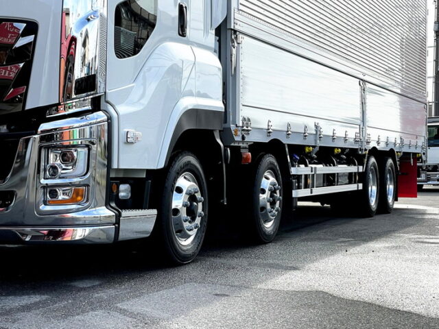 いすゞ　ギガ　登録済み未使用車　ハイルーフ　リア門工ステンレス　アルミホイール