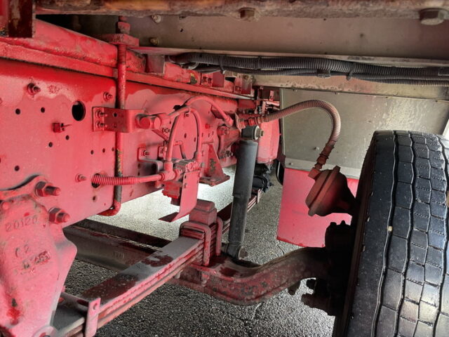 いすゞ：ギガ：冷凍ウィング：菱重製直結冷凍機：ジョロダーレール4列：アルミシマ床