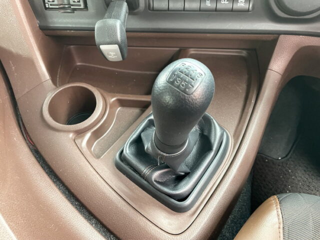 日野：プロフィア：アルミブロック平ボディ：7MT：ステンレス架装多数：メッキパーツ多数：アルミホイール　