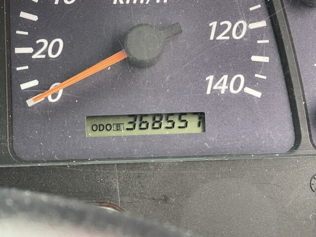 いすゞ　ギガ　ハイルーフ　冷凍バン　サブエンジン　両側観音扉　ステンレス多数