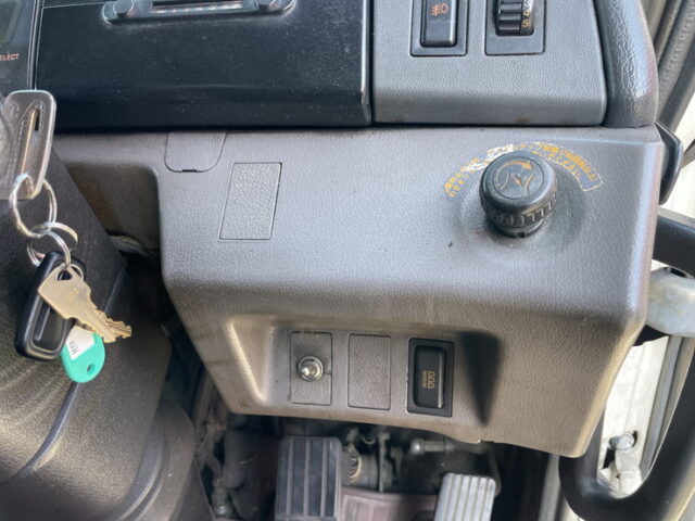 日野：テラヴィ：ハイルーフ：トレーラーヘッド：V8：ツインターボ：エアサス