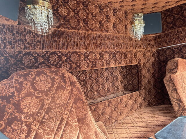 日野：プロフィア：トレーラーヘッド：内装生地張り：ハイルーフ：架装多数：メッキ多数