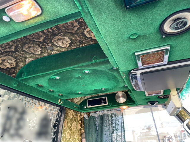 いすゞ：エルフ：造り平ボディ：内装生地張り：5MT：オバＱバンパー：フロントバイザー：架装多数