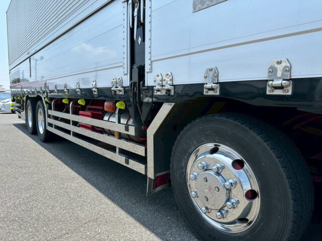 スーパーグレート：ハイルーフ：ウィング：架装多数：木床：380馬力