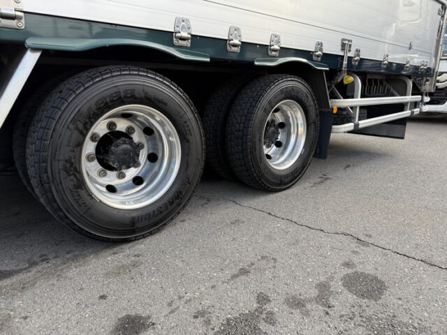 日野：17プロフィア：ハイルーフ：ウィング：アルミホイール：リア門口ステンレス