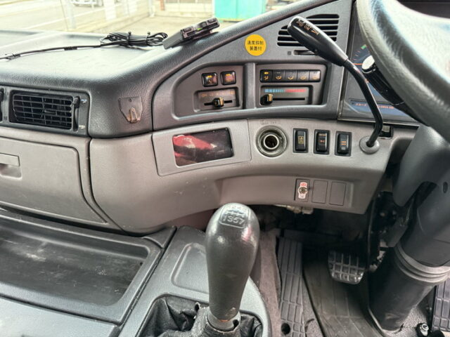 日野：テラヴィ：ハイルーフ：トレーラーヘッド：エアサス：V8ツインターボ