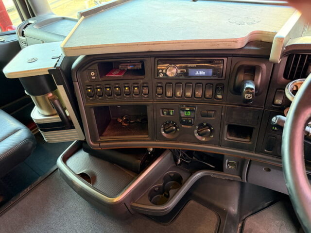 スカニア：R450：トレーラーヘッド：総輪エアサス：第5輪荷重11.300㎏：直6