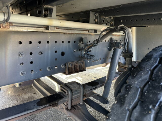 日野：17プロフィア：ハイルーフ：ウィング：メッキ多数：アルミホイール：プロシフト