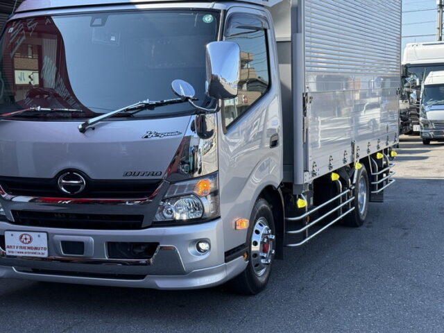 日野：デュトロ：ウィング：ワイドロング：180馬力：ステンレス多数：2.950㎏積