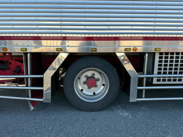 いすゞ：フォワード：ハイルーフ：冷凍バン：7100標準幅：架装多数：格納ゲート：エアサス