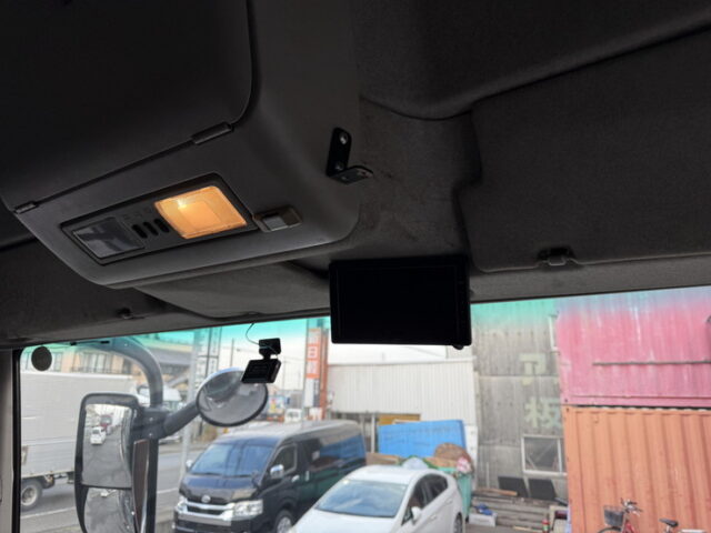 17スーパーグレート：ハイルーフ：トレーラーヘッド：ブタ鼻：第5輪荷重11.500㎏