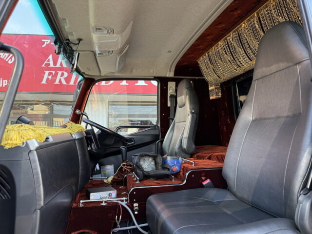 ファイター:増トン:クレーン:セミワイド:5Mボデー:架装多数:270馬力