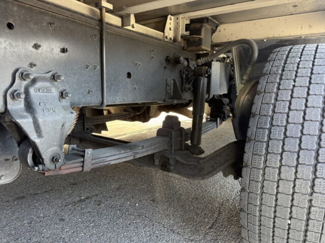 いすゞ：ギガ：ハイルーフ：ウィング：アルミホイール：リア門口ステンレス：低走行