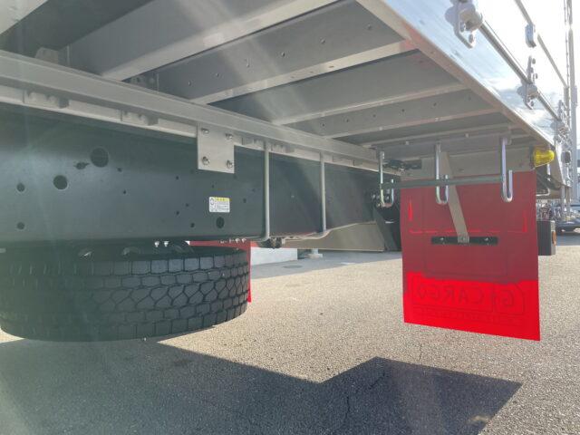 いすゞ　ギガ　ハイルーフ　ウィング　未使用車　アルミホイール　メッキ多数