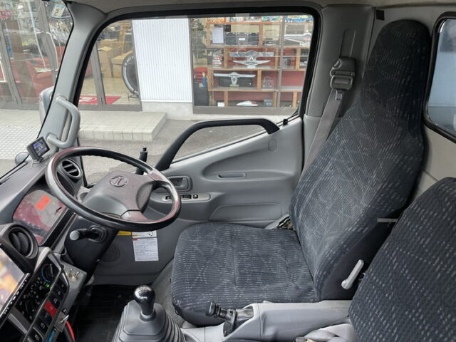 日野　デュトロ　標準幅　10尺　ダンプ　架装多数　エアー式バンパー昇降機　150馬力