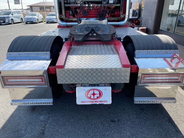 日野　17プロフィア　ヘッド　内装生地張り　ステンレス多数　メッキパーツ多数