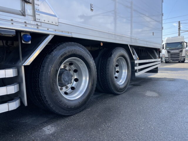 17スーパーグレート　冷凍バン　左観音扉　サブエンジン　ジョロ4キーストン　