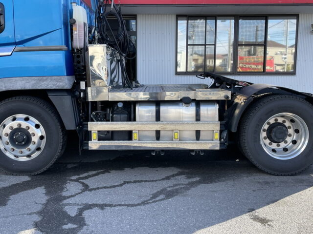 17スーパーグレート　ハイルーフ　トレーラーヘッド　第5輪荷重11.500㎏　アルミホイール