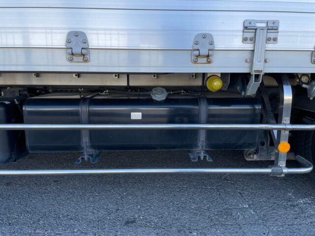 いすゞ:フォワード:ワイド:210馬力:アルミウィング:格納パワーゲート:リアエアサス:アルミホイール