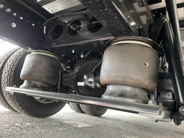 【現行型】スーパーグレートスーパーハイルーフ：ウィング未使用：リア門口ステンレス