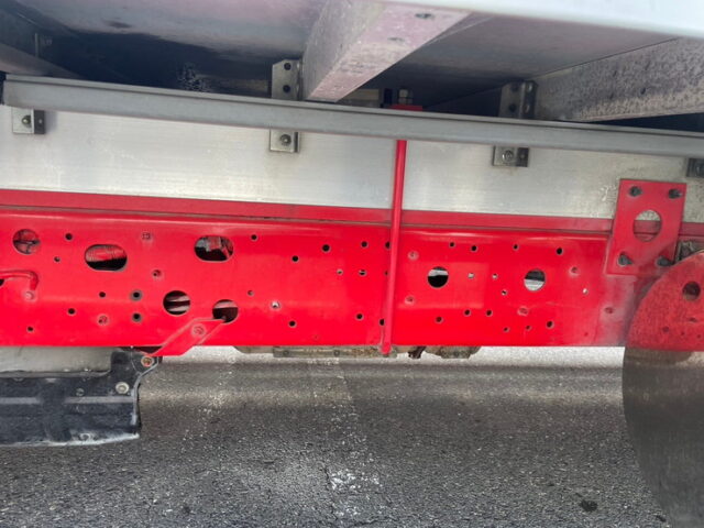 日野　レンジャープロ　冷凍ウィング　ステンレスサイドバンパー　メッキパーツ多数