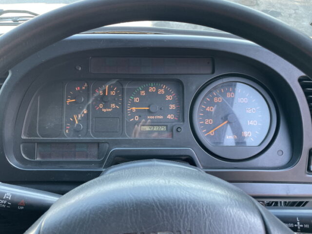 【委託販売車両】いすゞ：フォワード：205馬力：6MT：リア門口ステンレス：木床：ロケット：舟形バンパー：ステンレス多数　