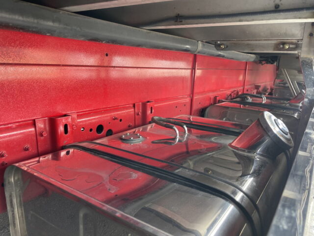 いすゞ：フォワード：デコトラ：キャンピング登録：箱内部屋仕様：マニ割り