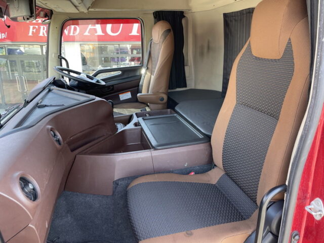 日野：17プロフィア：ハイルーフ：トレーラーヘッド：架装多数：E13Cエンジン：450馬力